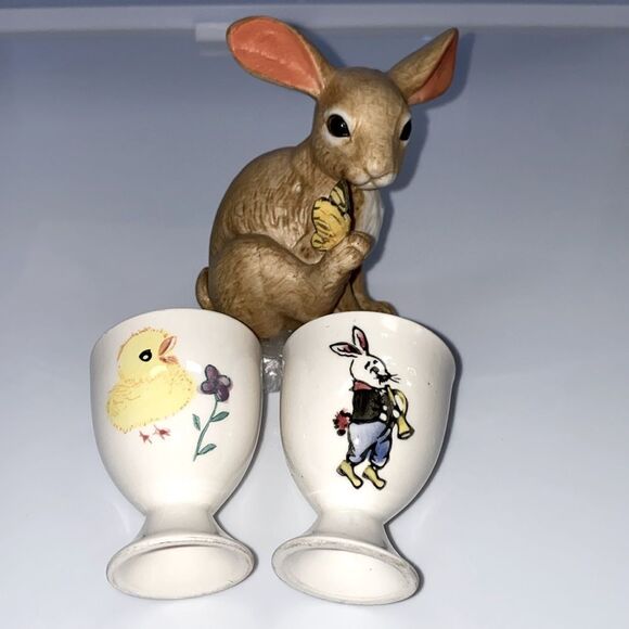 Vintage Egg Cups And Hand Paintedted Ceramic Bunny Rabbit Easter Set - Picture 1 of 14